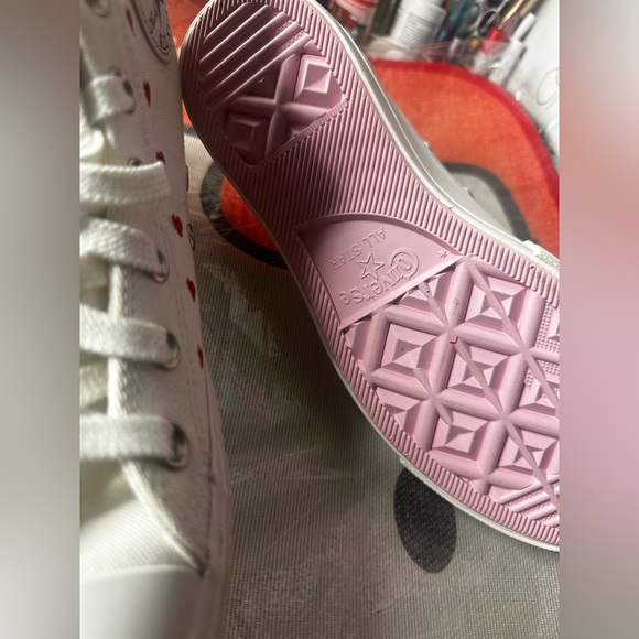 Converse - Picture 3 of 5